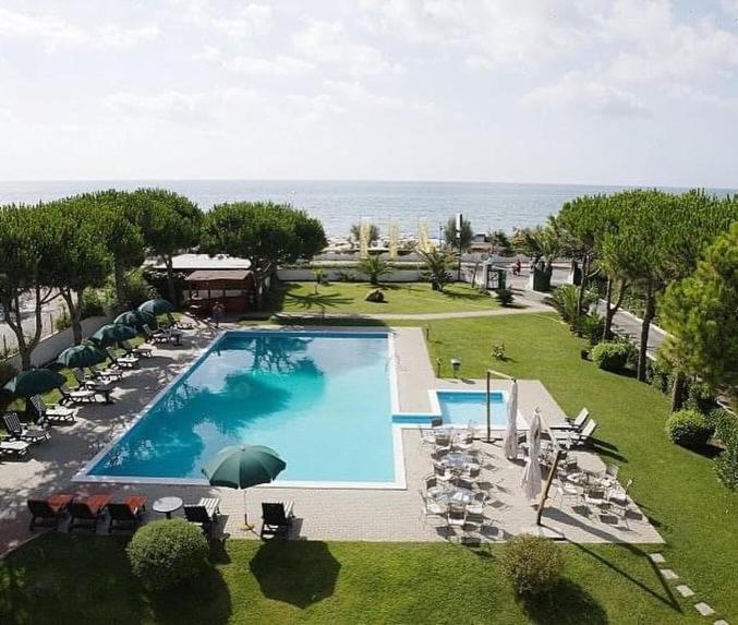 Capo Circeo Beach Resort Spa Fronte Mare 圣费利切-奇尔切奥 外观 照片