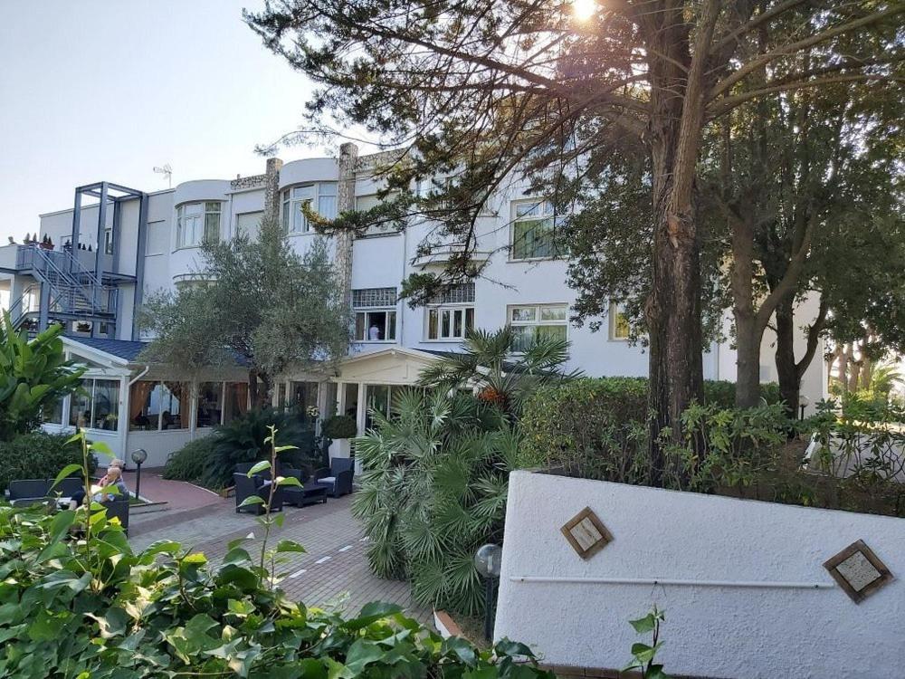 Capo Circeo Beach Resort Spa Fronte Mare 圣费利切-奇尔切奥 外观 照片