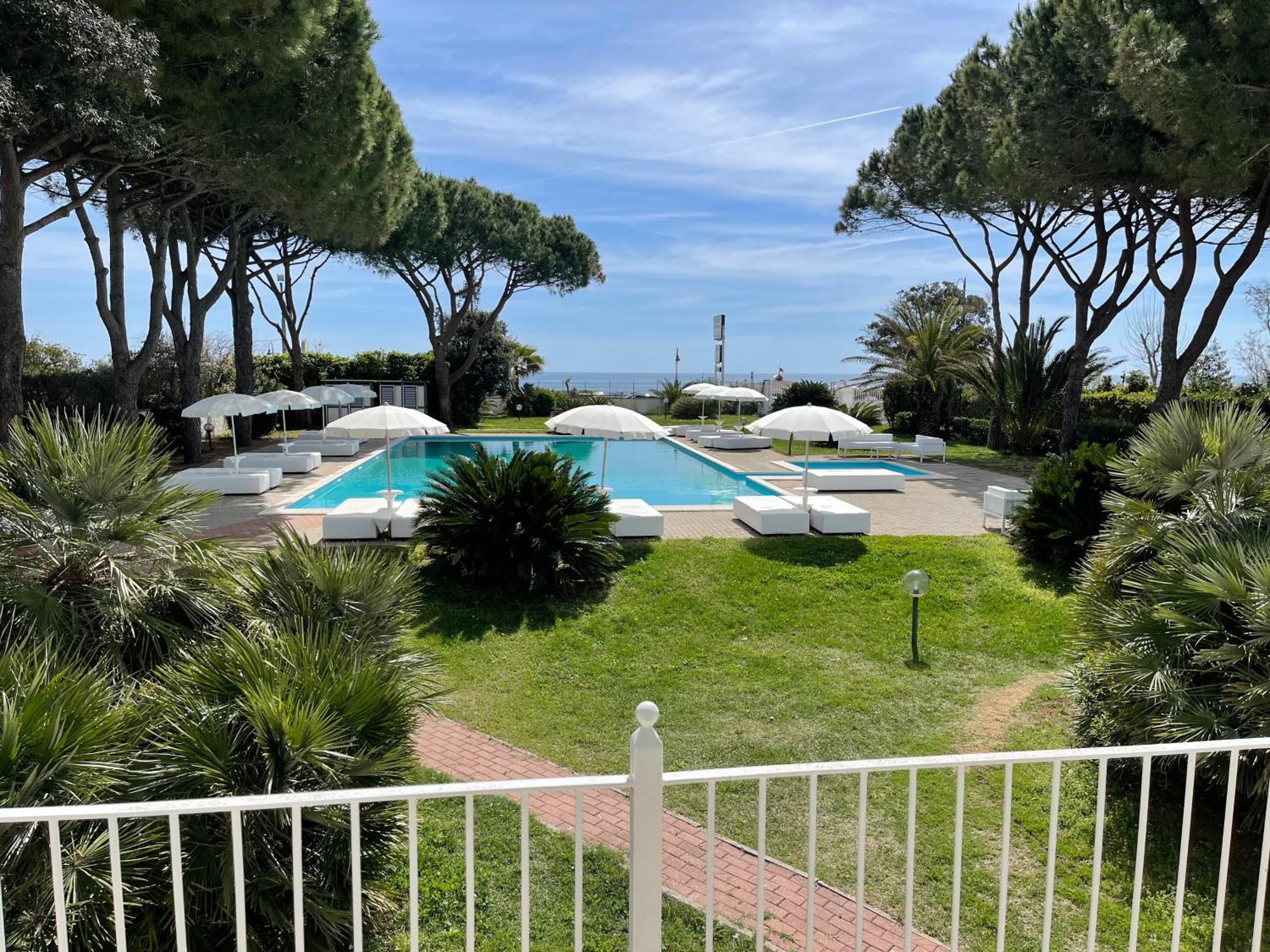 Capo Circeo Beach Resort Spa Fronte Mare 圣费利切-奇尔切奥 外观 照片